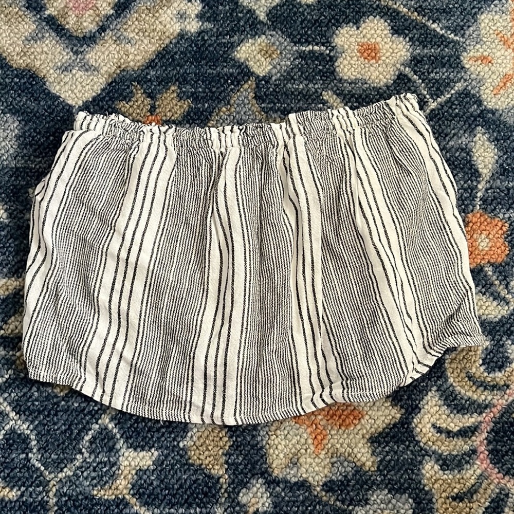 Strapless hollister top